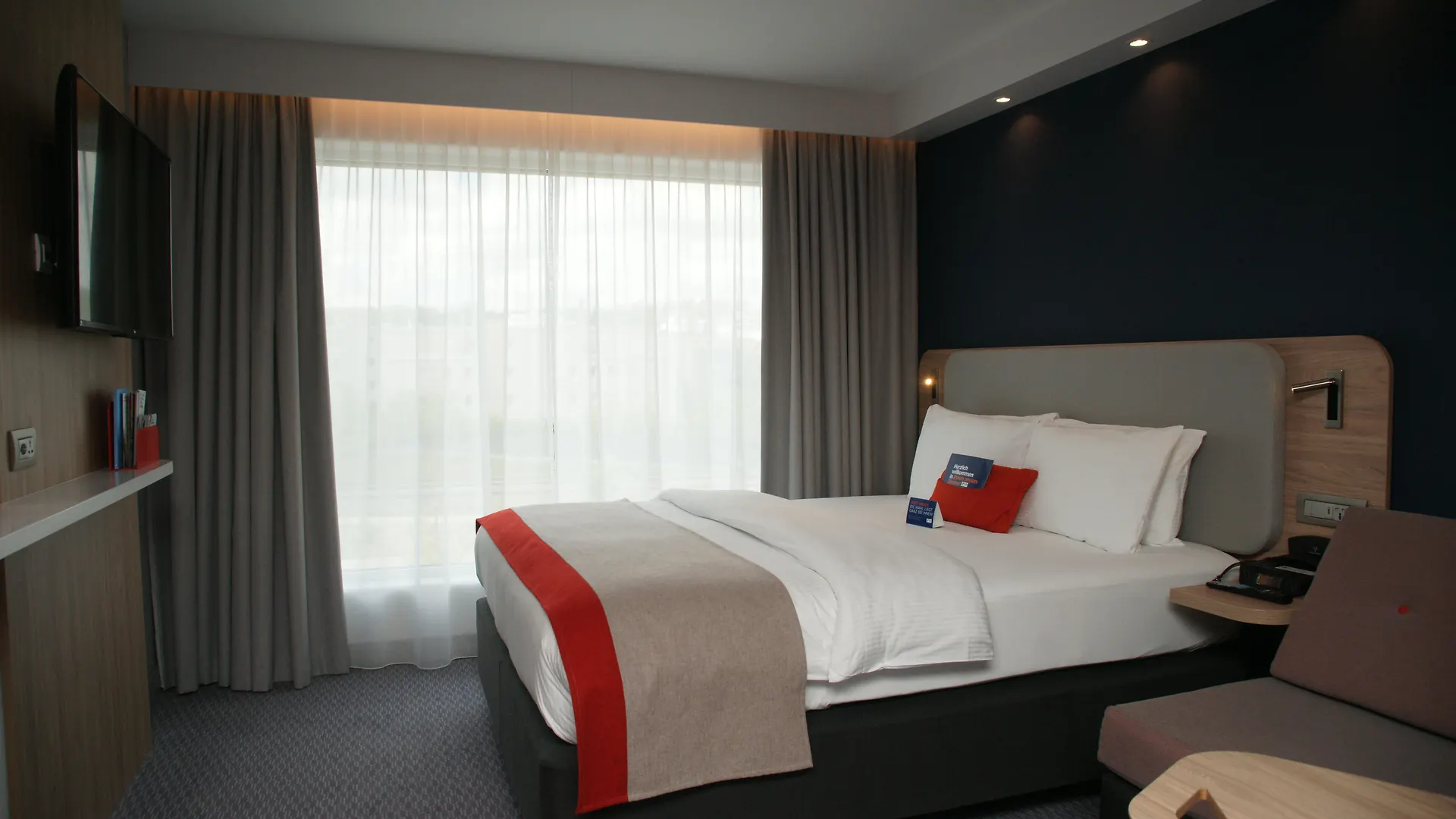 Hotel Holiday Inn Express Zuerich Airport By Ihg Rümlang