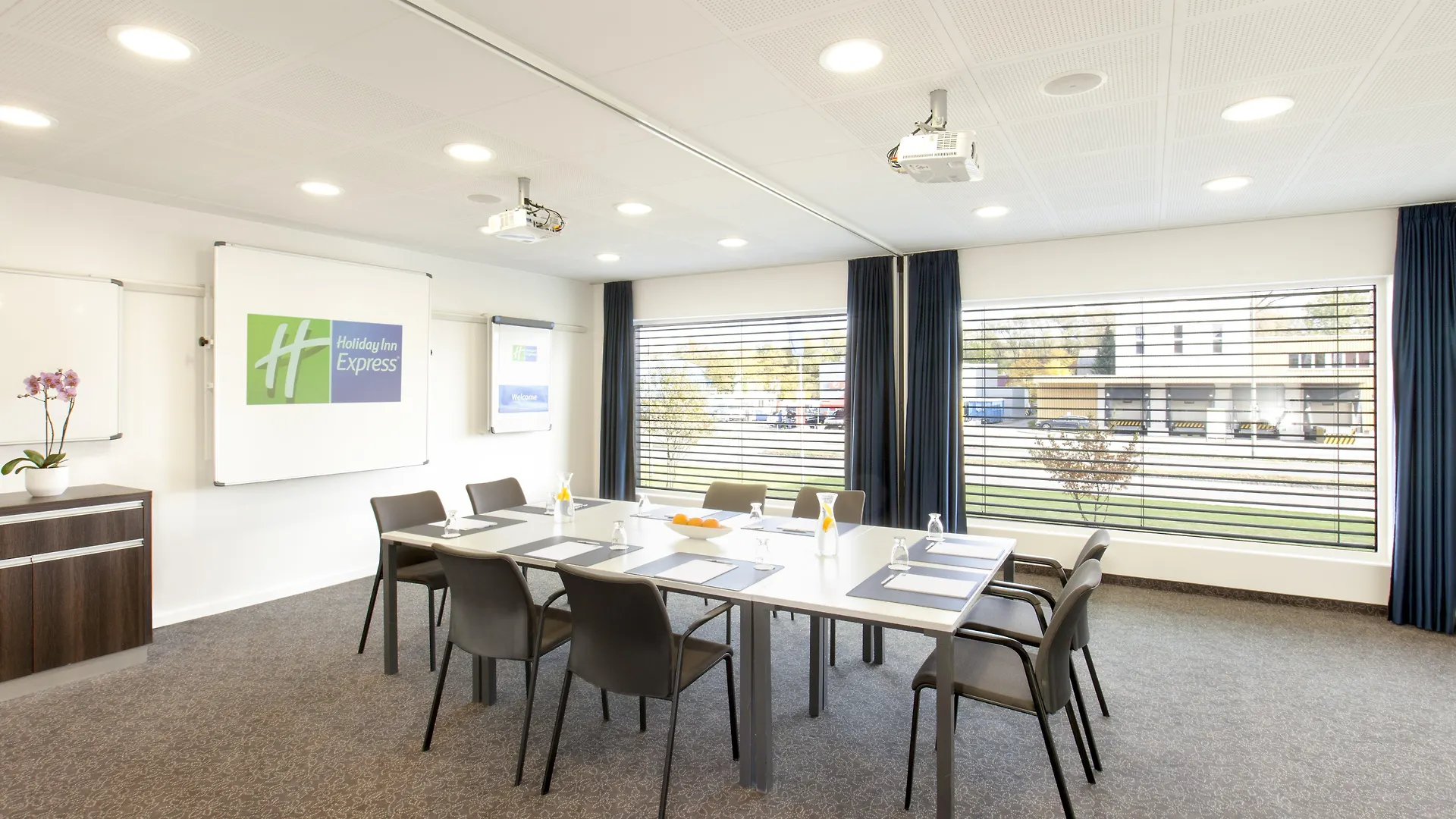 Holiday Inn Express Zuerich Airport By Ihg Rümlang Hotel