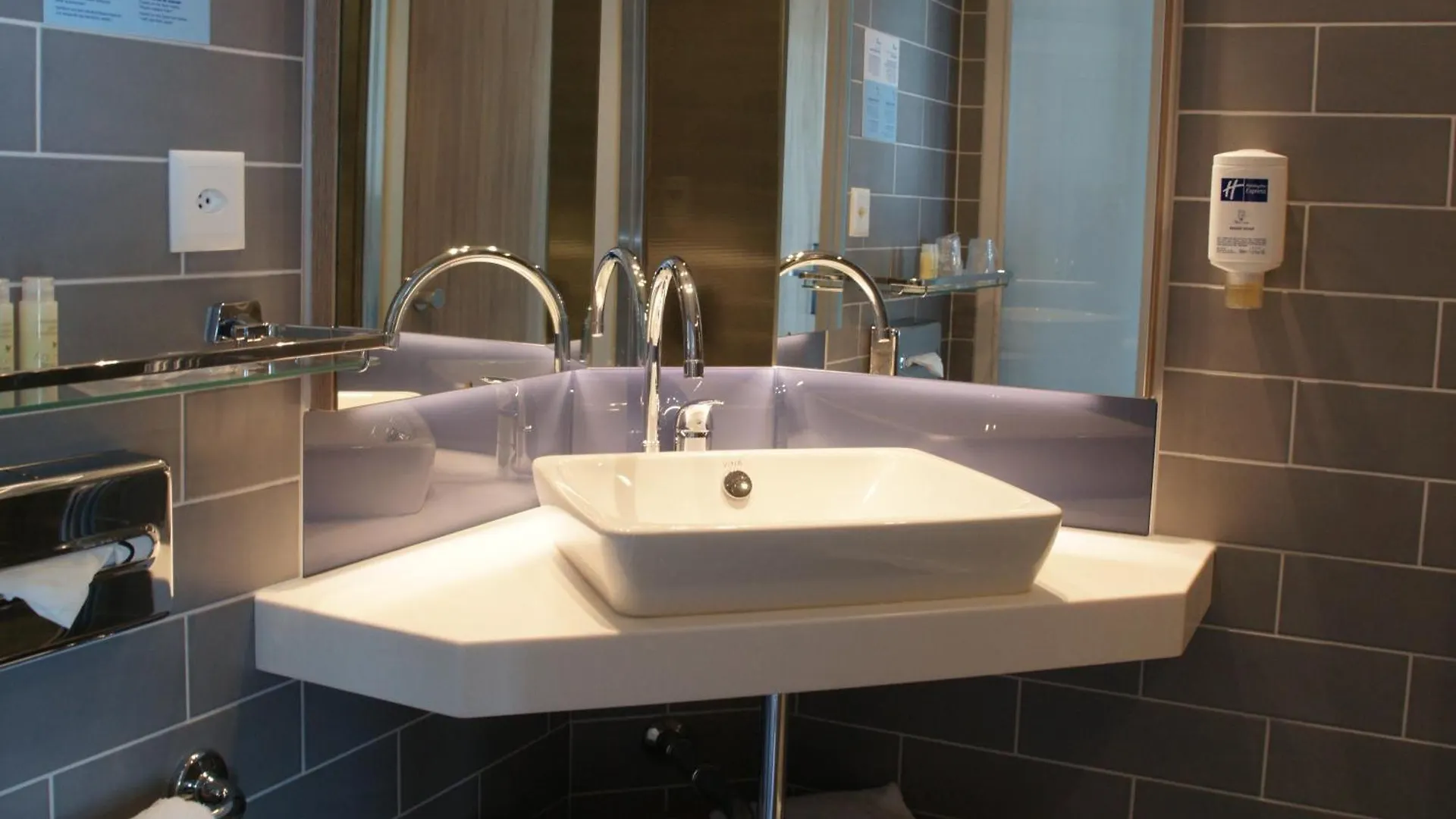 Holiday Inn Express Zuerich Airport By Ihg Rümlang 3*,  Suíça