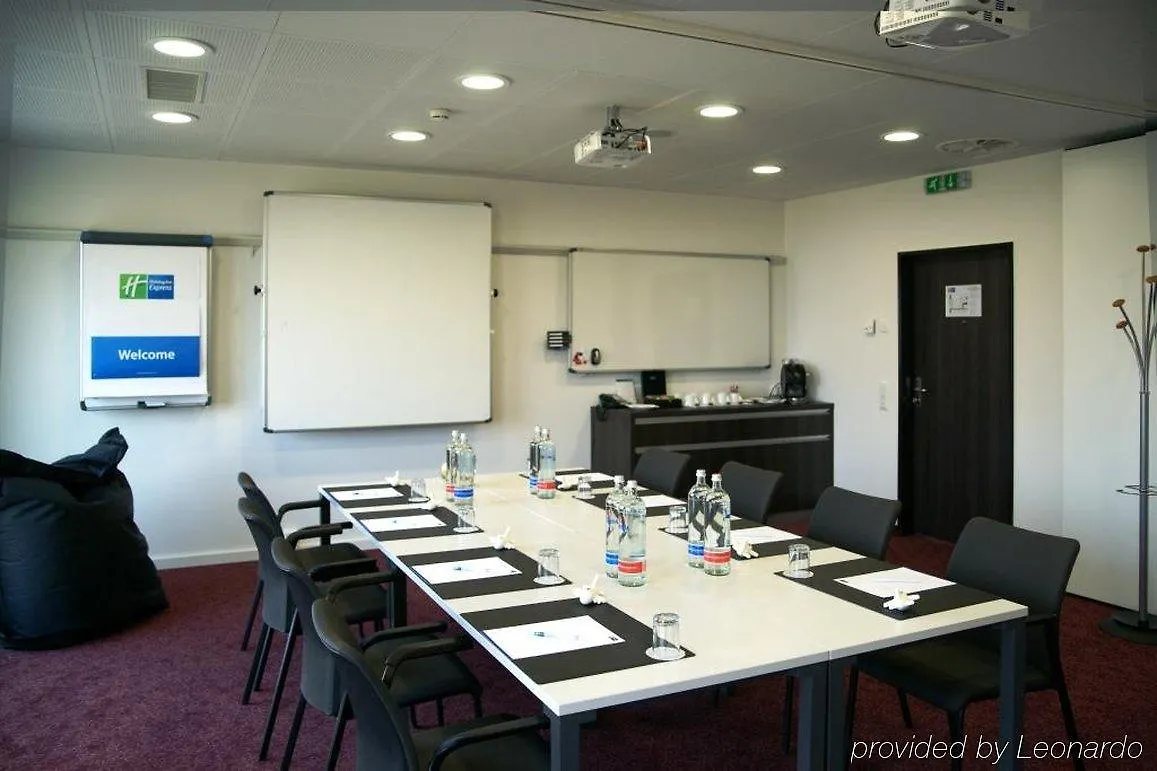 Hotel Holiday Inn Express Zuerich Airport By Ihg Rümlang