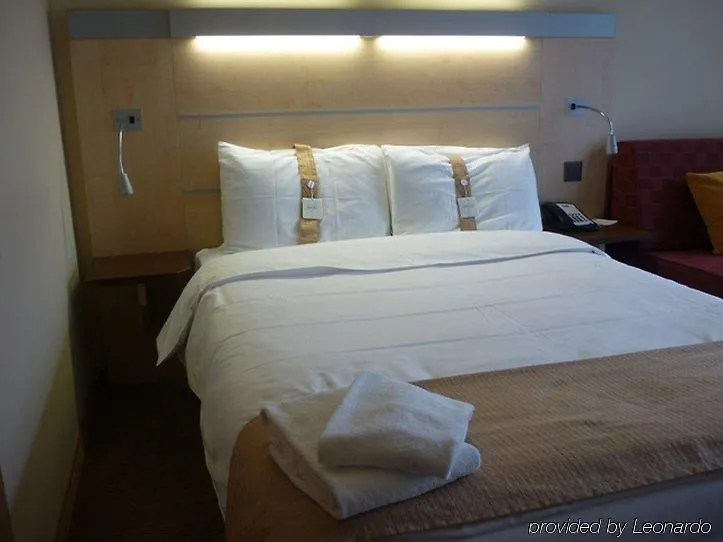 Hotel Holiday Inn Express Zuerich Airport By Ihg Rümlang
